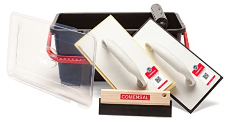 COMENSAL Fliesenwaschset - 7-teiliges Fliesenleger Waschset M - 12L - Profi Fliesen Waschset zum Verputzen - mit Rollenaufsatz - Fugengummi - Hydroschwamm - Reibebrett mit Zellkautschuk - Made in EU