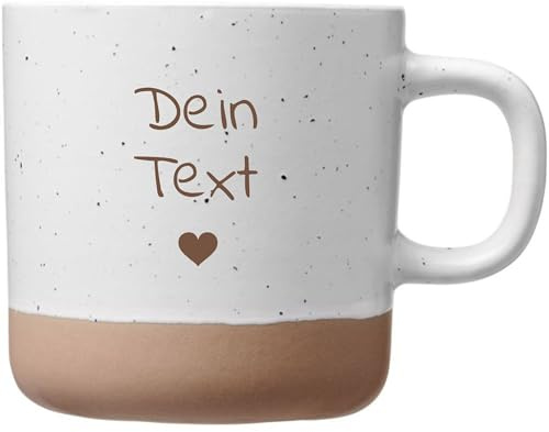 Dein Wunschtext als Gravur auf einer weißen Keramik Tasse mit 360ml - spülmaschinenfest - groß - Design (Links vom Griff)