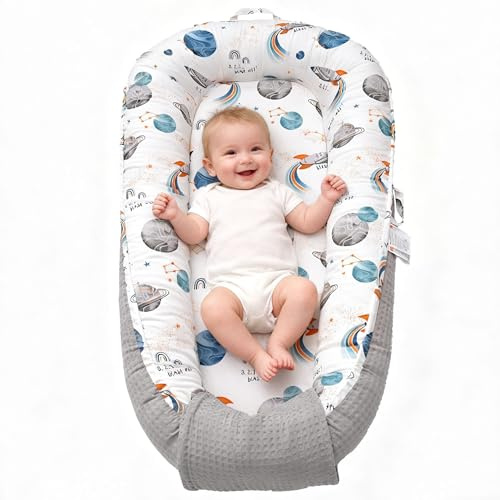 GloTika Babynest Neugeborene Liege mit atmungsaktivem & weichem Bezug für Zuhause und Reisen, niedliches Muster 0-24 Monate Neugeborene Babys Essentials Geschenke, Himmel