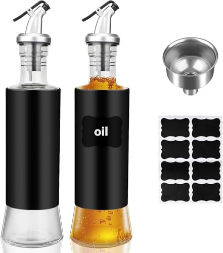 Lrocotanc 2er Set Ölflasche mit Ausgießer – Essig und Ölflaschen Set aus Bleifreiem Glas, 300ml, Edelstahlhülle, Auslaufsicher, inkl. Trichter und 8 Etiketten