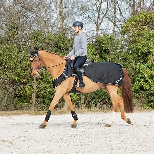 SUNRIDE Ausreitdecke 0g für Pferde (Derby) - 600D - 100% wasserdicht - 5.000mm Wassersäule - mit Fleece - Regencover für Sattel - reflektierend - extrem atmungsaktiv - schwarz (155cm)