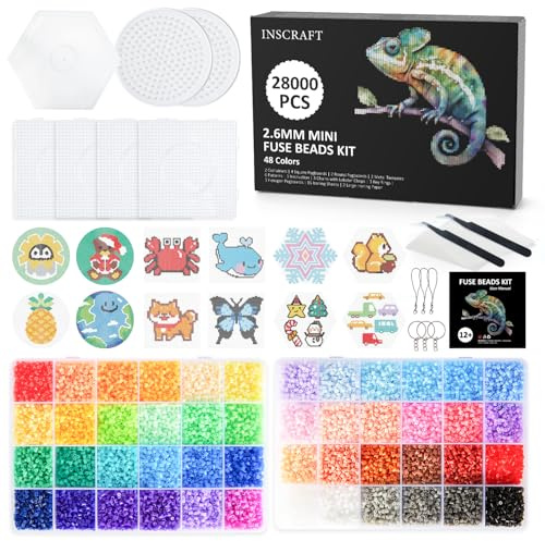 INSCRAFT 28000 Mini Bügelperlen Set, 48 Farben 2.6mm, 7 Bügelperlen Platten, 15 Bügel-perlen Vorlagen, 2 Pinzetten, 2 Bügelpapiere und 6 Kettenzubehör