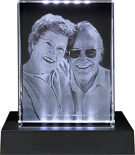 Galerie Kristall Massiver selbststehender Glas-Frame mit Wunsch-Foto und Wunsch-Text (80 x 105 x 30 mm, Hochformat, inkl. schwarzem LED-Lichtsockel mit Batterien)