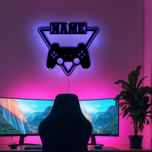Namofactur personalisierte Gamer-Dreieck-Wanddeko aus Holz mit LED-Licht | Mit Wunschname – warmweiß oder RGB wählbar und per USB betreibbar; persönliche Lichtdeko für Jugendzimmer oder Gaming-Setup