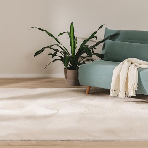 benuta Basic Kunstfaser Fellteppich Furry - Beige 60x120 cm - Weicher Wohnzimmerteppich - Anti-Rutsch-Rückseite - Waschbar - Für Fußbodenheizung geeignet