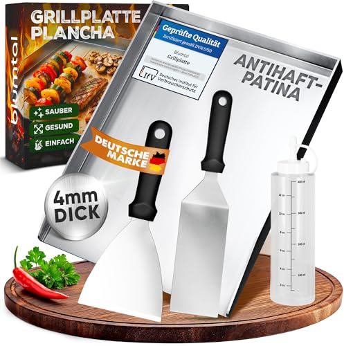 Blumtal Set Plancha Grillplatte Edelstahl inkl. 2 Grillspachteln & Ölflasche - 30x40 cm Plancha Grill Set für perfekte Röstaromen - Grillmatte Gasgrill geeignet - Edelstahl Platte rostfrei & robust