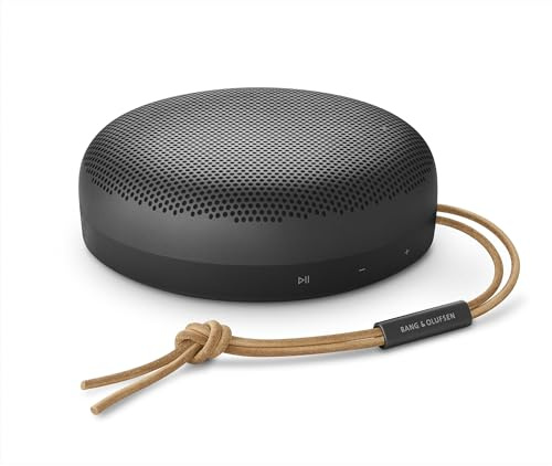 Bang & Olufsen Beosound A1 (2nd Gen) – Tragbarer, wasserdichter Bluetooth Lautsprecher (IP67) mit 360° Sound, bis zu 18 Stunden Akkulaufzeit, kompakter Speaker mit Alexa und Freisprechfunktion - Black