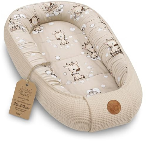 Nestchen Baby Neugeborene – Babynest Babynestchen weich aus Waffelpique | Weicher Kokon Babynest aus Baumwolle atmungsaktiv und kuschelig für Babybett Stubenwagen unterwegs 50x90cm Giraffen