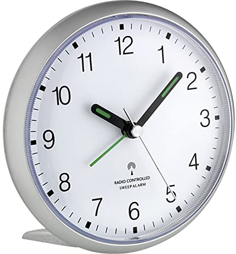 TFA Dostmann Analoger Funk-Wecker, 60.1506, leises Sweep Uhrwerk, lauter Alarm, gut ablesbare Ziffern, mit Funkuhr, Schlafzimmeruhr, Büro/Homeoffice, mit Schlummerfunktion, beleuchtet, hoch, silber