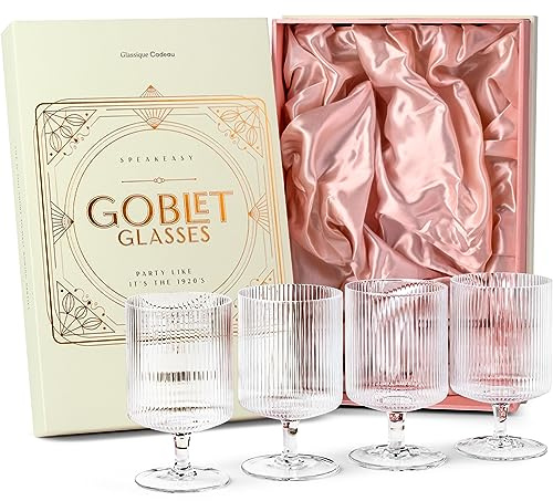 GLASSIQUE CADEAU Vintage Art Deco Gerippte Kristall Gin Cocktailgläser mit Stiel | 4er set | 300 ml Geriffelte Ausgefallene Kelch Trinkgläser für Cocktails