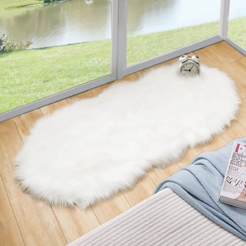 ORINOVA Kunstfell Teppich Weiß Flauschig Fellteppich 60x120 cm Kuschelteppich Bettvorleger Schlafzimmer Weich Wohnzimmer Waschbar Fellform