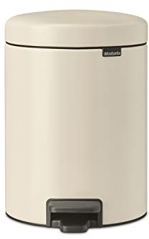 Brabantia - NewIcon Treteimer 5L - Kleiner Abfalleimer für Bad oder Toilette - Sanft Schließender Deckel - Leichte Pedalbedienung - Entnehmbarer Inneneimer - Soft Beige - 21 x 28 x 29 cm