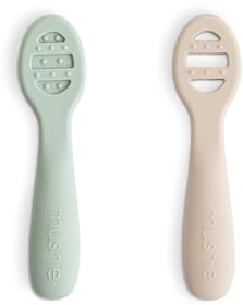 mushie Silikon Esslernlöffel | Babylöffel 2er Pack Lernlöffel zum selber essen | Cambridge Blue/Shifting Sand