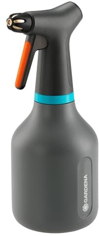 Gardena Pumpsprüher 0,75 l: Pumpsprüher mit 360°-Funktion, Messingdüse von Vollstrahl bis Sprühnebel verstellbar, große Füllöffnung, lichtdurchlässiges Design (11110-20)
