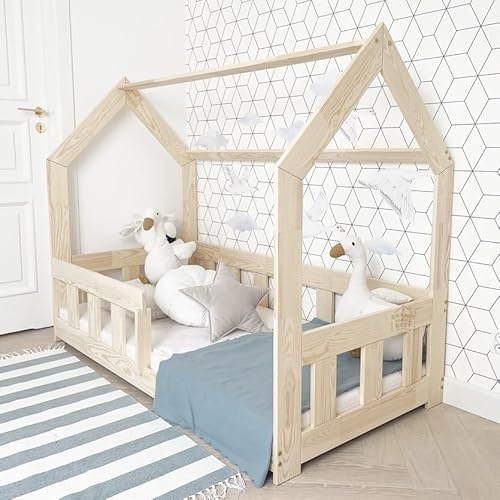Hausbett 60x120 mit Rausfallschutz Naturholz – Milo - Gemütlich Rausfallschutz Bett für Kinderzimmer - Kinderbett mit Lattenrost - Stabiles Kinderbett Mädchen