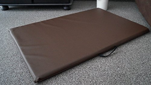 Hundebettenmanufaktur Hundematte Hundematratze Matte Beidseitig Kunstleder Schaumstoff 3 cm für Hunde (90 cm x 60 cm, Braun)