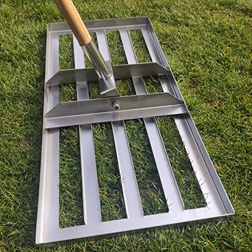 SattesGrün® 75x35 cm Edelstahl Rasenrakel – Profi Flächenebner & Leveling Rake zum Sanden, Abziehen & Einebnen | Rostfreier Rasen Leveler, Lasercut aus einem Stück (ohne Stiel)