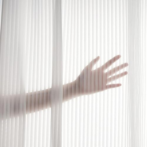 Topfinel Gardinen mit Ösen Vorhang Weiß Transparente Vorhänge Schlafzimmer Gardine Wohnzimer 225 cm Lang Übergardinen Ösen Curtains & Drapes Fenstervorhänge 140 Breit