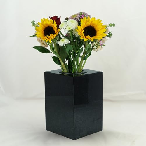 designgrab Grabvase Cube-XL Schwedisch aus poliertem Granit – 25×17 cm, kubisch, hochglanzpoliert, witterungsbeständig Schwedisch Schwarz