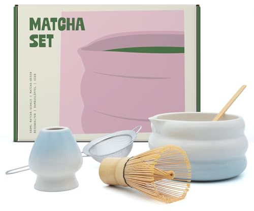 Matcha Set aus Keramik – Handgefertigt, 500 ml, mit Ausgießer (Blau) | Komplett mit Bambusbesen, Besenhalter, Löffel und Sieb – großzügige Schale für cremigen Matcha und sauberes Eingießen.