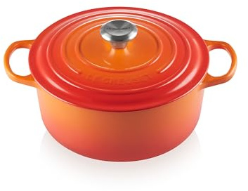 Le Creuset Signature Gusseisen-Bräter mit Deckel, Ø 26 cm, Rund, Für alle Herdarten und Induktion geeignet, Volumen: 5,3 l, 5,135 kg, Volcanique