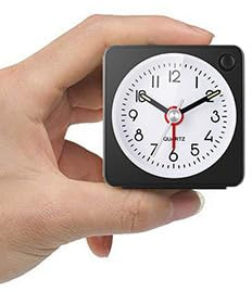 YouJabz Wecker Analog, Klassischer Analoger Reisewecker mit Schlummerfunktion und Licht, Mini Wecker, kompakte Größe, Wecker Ohne Ticken ruhiges Quarzuhrwerk, Einfache Bedienung, Zurück zur Schule