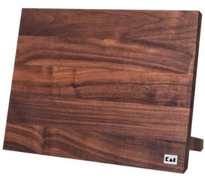 KAI magnetischer Messerblock zum Aufstellen aus Walnuss - Premium Holz - Platz für 6-8 Messer - Abmessung 34 x 14 x 26,5 cm - Magnethalter Messeraufsteller