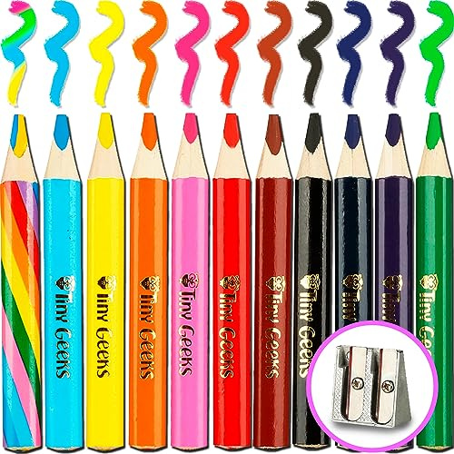 TinyGeeks Jumbo Stifte - NEU kurze Dreiecks-Buntstifte für Kinder + Regenbogen-Bleistift + Anspitzer - Perfekt für Vorschule, Kleinkinder und Anfänger + Empfohlen von Lehrern & Experten