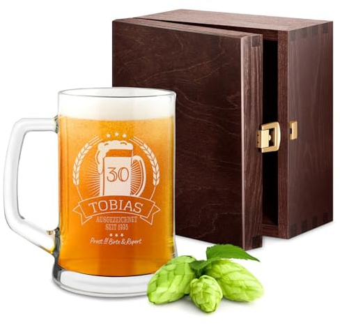 Maverton Bierkrug 500ml mit Gravur, Personalisierte Geschenke für Männer | Geburtstagsgeschenk für Männer, Bierglas Papa, Geschenkidee für Bierfreunde, Weihnachtsgeschenke, Prost!