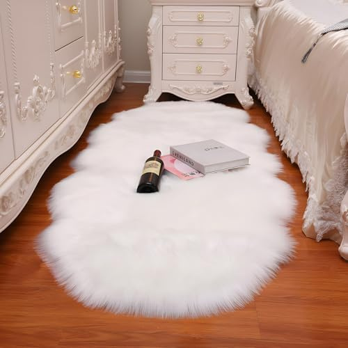 VAIGU:OA Faux Lammfell Schaffell Teppich 60x120 cm, Lammfellimitat Teppich Flauschiger Weicher Fell Teppiches, Longhair Fell Lammfellimitat Carpet für Stühle Sofa Schlafzimmer Kinderzimmer (Weiß)