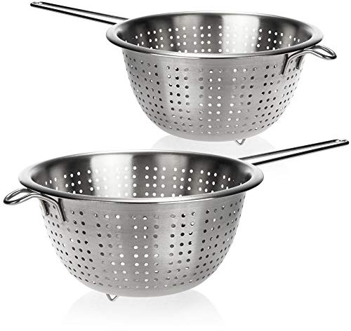 COM-FOUR® 2x Küchensieb aus Edelstahl - klassisches Nudelsieb mit Griff - rundes Abtropfsieb zum Waschen von Obst, Gemüse und Salat (2 Stück - Griff)