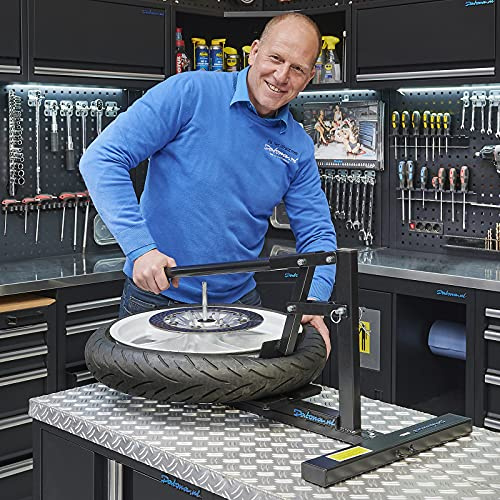 Datona Reifen Demontagegerät für Motorräder - längenverstellbare Reifenmontagehilfe für 16-21 Zoll Motorradreifen - manuell, Schwarz, 4 kg, für Werkstatt, Garage & Rennstrecke