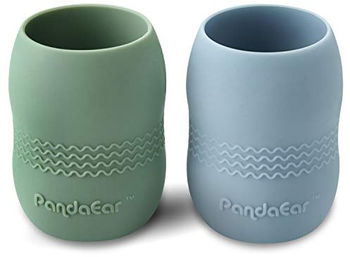 PandaEar (2er-Pack 100% winziger Silikon-Trinkbecher für Babys und Kleinkinder für das Selbstfütterungstraining, tropfsicher, mikrowellengeeignet, spülmaschinenfest (Blau/Grün)