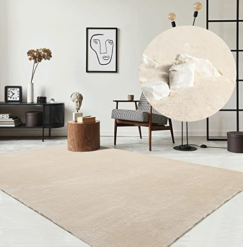 the carpet Relax Moderner Flauschiger Kurzflor Teppich, Anti-Rutsch Unterseite, Waschbar bis 30 Grad, Super Soft, Felloptik, Beige, 60 x 110 cm