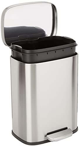 Amazon Basics Rechteckiger 12-Liter-Mülleimer mit Soft-Close-Fußpedal, Gebürsteter Edelstahl, Schmutzabweisend, Herausnehmbarer Innenbehälter, für Bad und Küche, 29cm x 24cm x 39cm