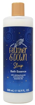 Feather & Down Bade-Essenz Sweet Dream (500ml) – mit beruhigenden ätherischen Ölen aus Lavendel und Kamille. Trägt zur Vorbereitung auf eine erholsame Nachtruhe bei.