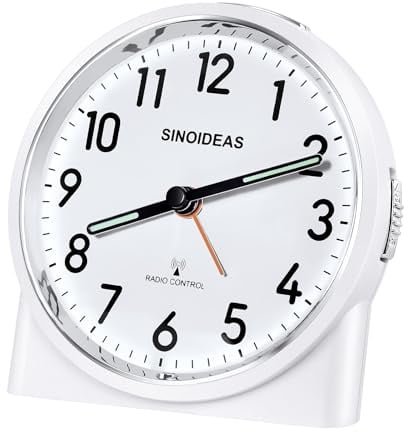 SINOIDEAS Funkwecker，Funkwecker Analog ohne Ticken, mit Nachtlicht Schlummerfunktion, 1 x 1,5 V AA-Batterie (Nicht im Lieferumfang enthalten) (Weiß)
