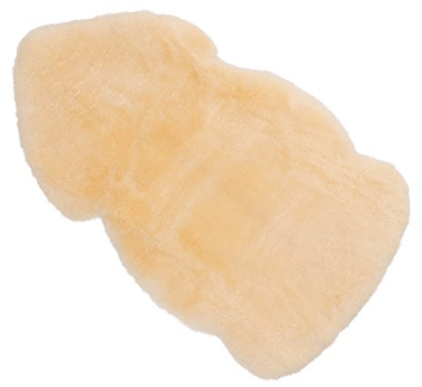 Baby-Lammfell WERNER CHRIST BABY – kuscheliges, medizinisches Fell, ideal für Kinderwagen, als Krabbelmatte oder Babyteppich. Längen +/- 65 cm, Farbe natur gold-gelb