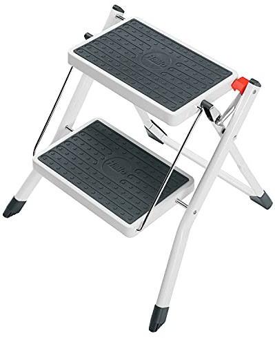 Hailo MK60 Mini Stahl-Trittleiter - 2 große Stufen mit Anti-Rutsch-Matten bis 150kg - Klappsicherung mit Entriegelungstaste - Tragegriff - Klapptrittleiter rostfrei und einfach zu verstauen - weiß