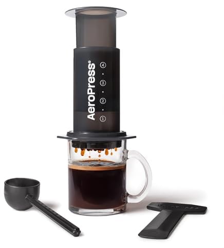 AeroPress Original Kaffee- und Espressomaschine, tragbare Kaffeemaschine auf Barista-Niveau mit Kammer, Kolben und Filtern, schnelle Kaffee- und Espressomaschine