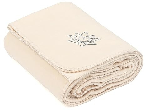 Bodhi Yogadecke ASANA Blanket | Weiche & Warme Kuscheldecke | Meditationsdecke für Shavasana | Tagesdecke aus Fleece mit Lotus-Stickerei | Sofa- & Überwurfdecke | 150 x 200 cm (Natur)