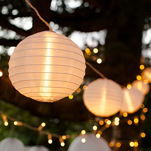 Lights4fun Lampion-Lichterkette | Insgesamt 10 XL- Lampions | warmweiße LEDs | Koppelbar & strombetrieben | IP44-geprüt | Beleuchtung für Garten, Balkon & Terrasse | Länge Lichterkette 7 m | Weiß