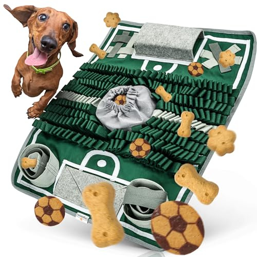 DOGPARENTS® Schnüffelteppich für Hunde [FUßBALLFELD mit 8 Trainingselementen] - Extrem Robustes Hundespielzeug für große & kleine Hunde - SPORTARENA als Intelligenzspielzeug (grün)