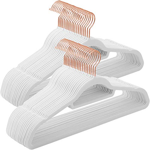 SONGMICS Kleiderbügel Samt, Rutschfest, Platzsparend, 50er Set | Anzugbügel, 43,5 x 22,5 x 0,6 cm, 360° Haken, Schrank Organizer, Wolkenweiß, BREANNA Kollektion CRF021W02