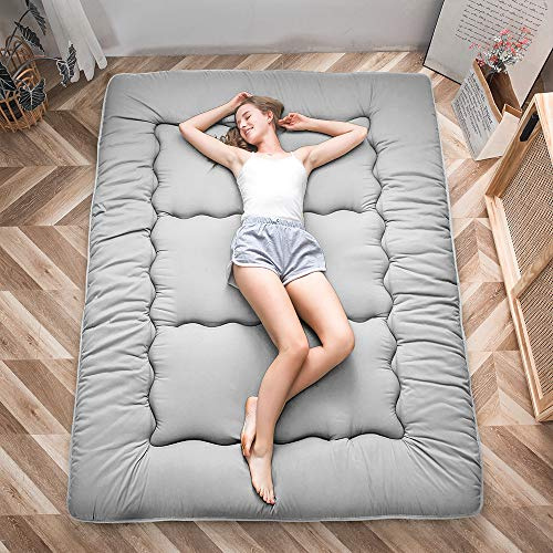 MAXYOYO Japanische Futon Matratze, Gestepptes Tatami Matte Futonmatratze, Klappmatratze für Boden- und Gästenutzung, Falt- und Rollbar für Einfache, auch für Camping Geeignet (Grau, 135x190cm)