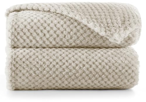 DecoKing RESTILO Kuscheldecke 70x150 cm Cappuccino Decke Microfaser Wohndecke Tagesdecke Fleece weich sanft kuschelig skandinavischer Stil beige Henry