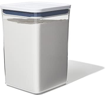 OXO POP Behälter, luftdichte, 4,2 L für Mehl und mehr | Luftdichter Druckknopfverschluss, stapelbare Aufbewahrung, abgerundete Ecken zum Ausgießen