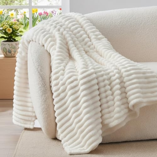 BEDELITE Kuscheldecke Flauschig Decke 150x200 - weiche XL Flanell Decken Elfenbein Weiß für Couch, Deko Streifen Cord Fleecedecke Weiss als Couch Überwurf für Wohnzimmer, Twin Blanket Wide Use