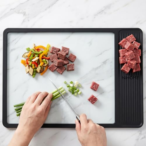 NiHome Glasschneidebrett 38×27 cm aus Gehärtetem Glas, Schneidebrett mit Rutschfesten Silikonrändern, Glasplatte für Küche, Zwei Zonen für Fleisch und Gemüse, Spülmaschinengeeignet(Schwarz)