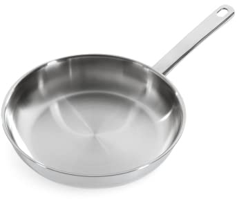 BK Bright 18/10 Edelstahl Bratpfanne Ø 24 cm, Professionelles Kochen, Unbeschichtet,3-Ply,Bleiben-Kühl Griff,Universalpfanne,Induktion,Edelstahl Poliert,Backofenfest Bis 220°C,Spülmaschinenfest,Silber